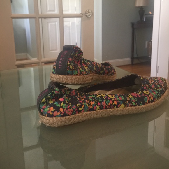 Sperry Espadrilles multi colored on blue. EUC - Picture 6 of 6